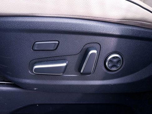 Used 2024 Hyundai Palisade Limited AWD/4WD image 19