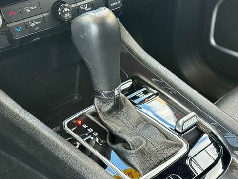 Used 2024 Jeep Compass Latitude image 18