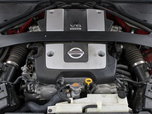 Used 2009 Nissan 370Z Touring RWD image 34