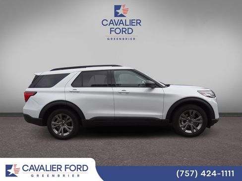 Used 2026 Ford Explorer Active w/ Active Comfort Package AWD/4WD image 2