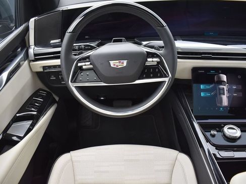 Certified 2026 Cadillac Escalade ESV Sport w/ Touring Package AWD/4WD image 13