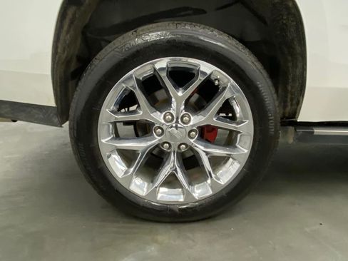 Used 2016 Cadillac Escalade Premium image 17