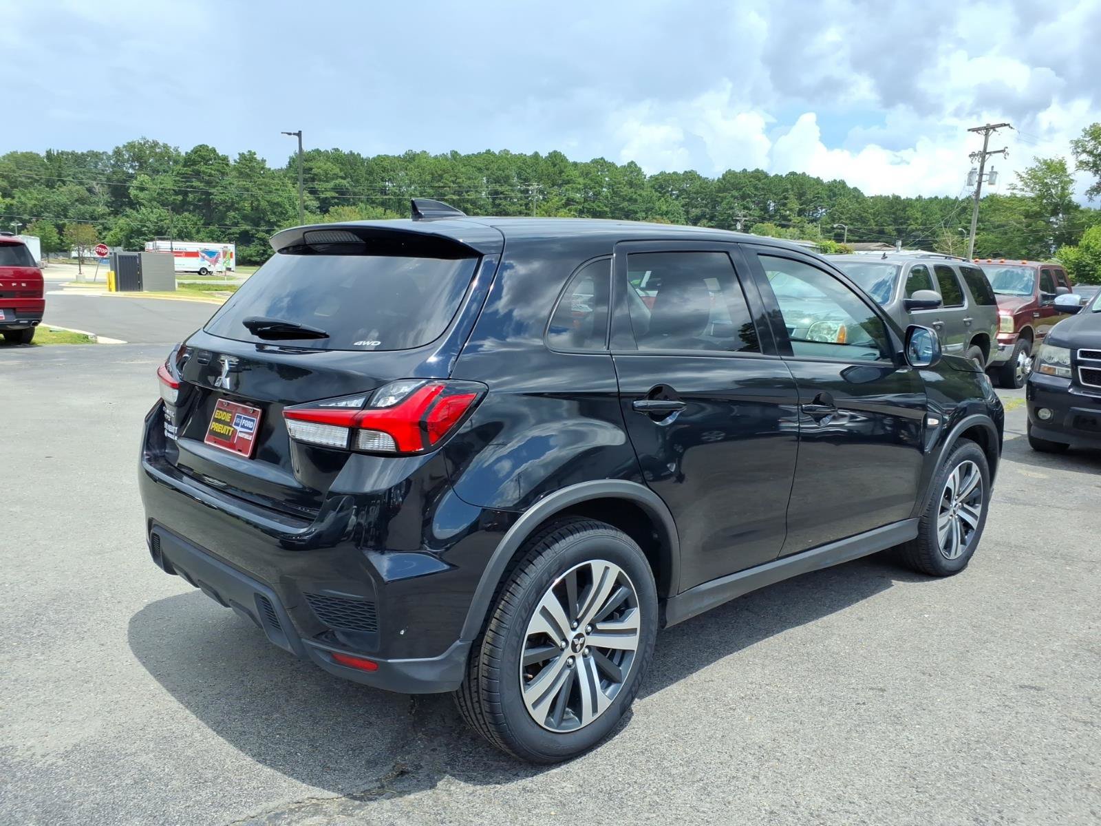Used 2024 Mitsubishi Outlander Sport ES AWD/4WD image 4