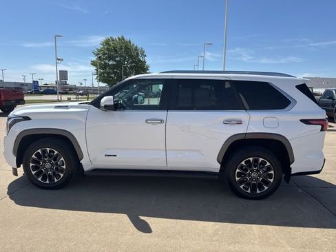 Certified 2024 Toyota Sequoia Limited w/ Tow Technology Package AWD/4WD image 5
