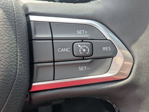 New 2026 Jeep Compass Latitude AWD/4WD image 18