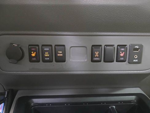 Used 2016 Nissan NV 3500 SL RWD image 24