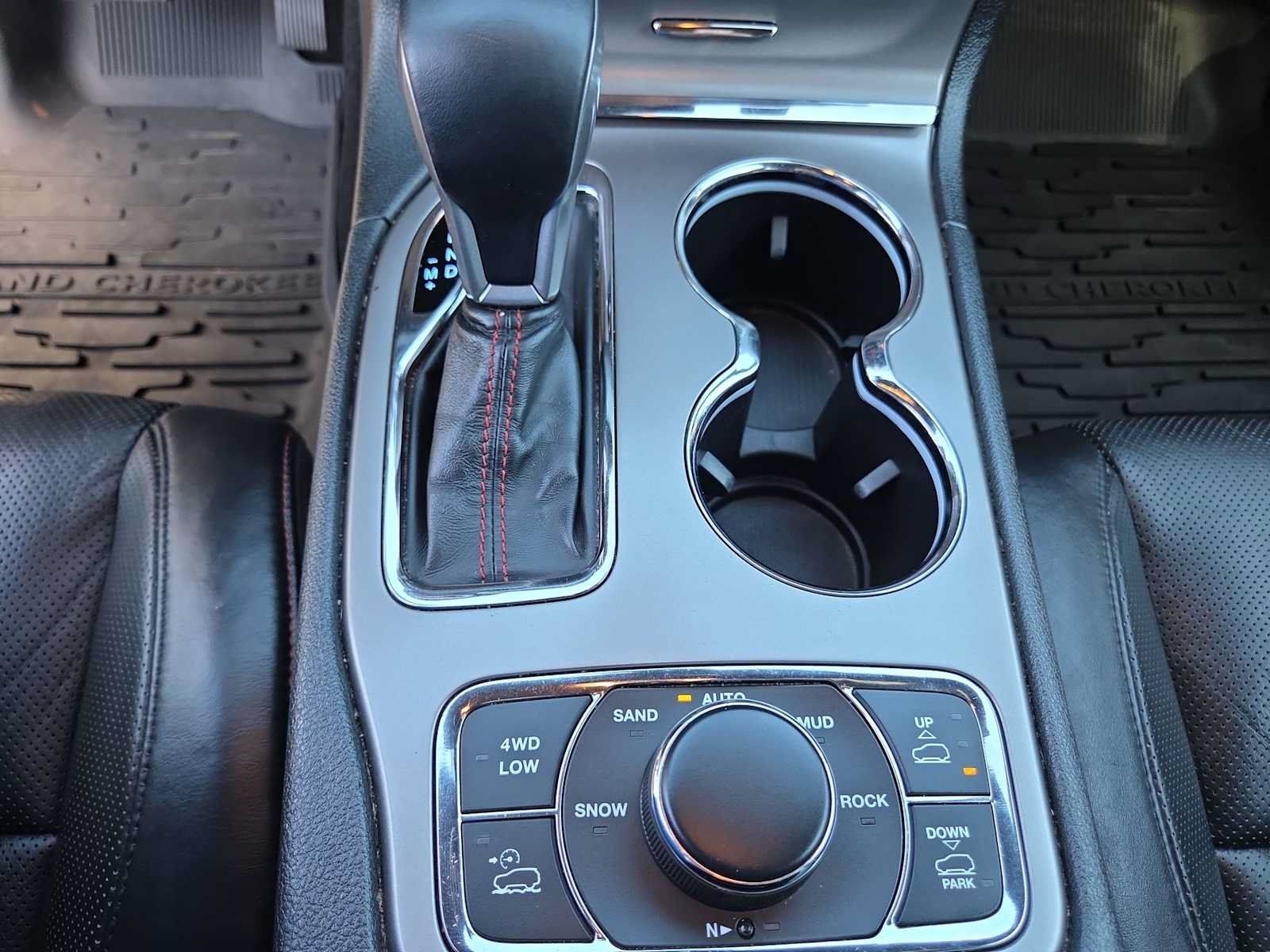 Used 2019 Jeep Grand Cherokee Trailhawk w/ Trailhawk Luxury Group AWD/4WD image 25