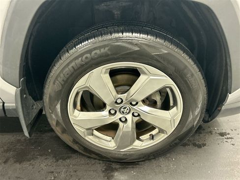 Used 2021 Toyota RAV4 Limited image 8