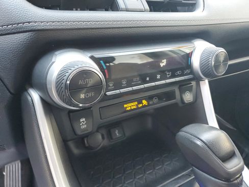 Used 2020 Toyota RAV4 XLE image 21