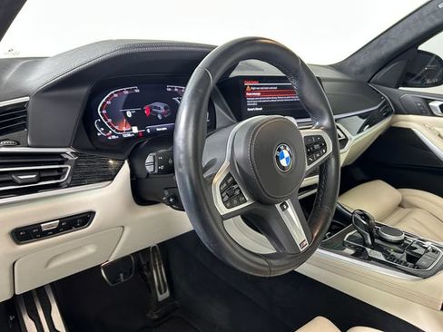 Used 2022 BMW X7 xDrive40i w/ M Sport Package AWD/4WD image 14