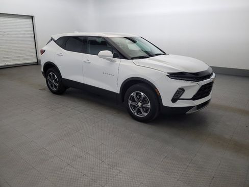 Used 2025 Chevrolet Blazer LT FWD image 11
