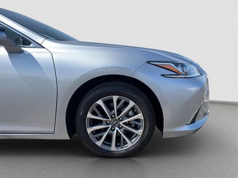 Used 2024 Lexus ES 350 w/ Accessory Package (Z2) image 23