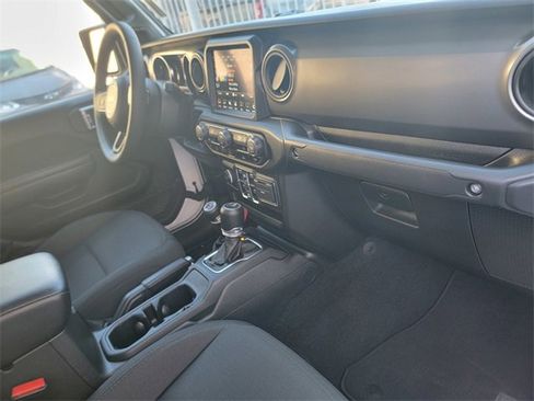 Used 2023 Jeep Gladiator Sport image 19