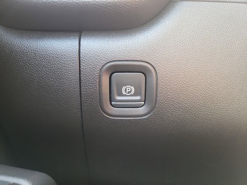 Used 2024 Chevrolet Silverado 1500 Custom RWD image 32