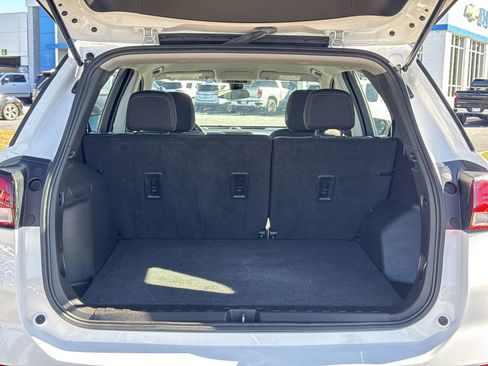 Used 2024 Chevrolet Equinox LS image 31