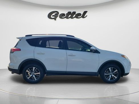 Used 2018 Toyota RAV4 XLE AWD/4WD image 4