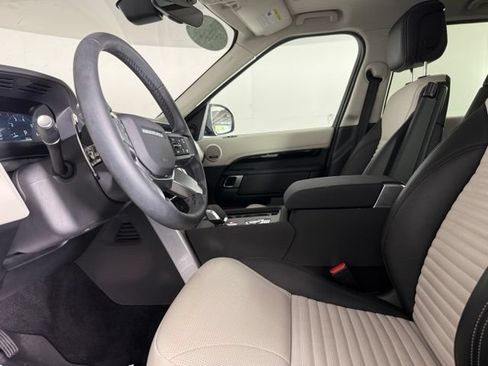 Used 2025 Land Rover Discovery S AWD/4WD image 34