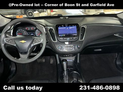 Used 2020 Chevrolet Malibu LT FWD image 17