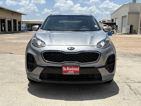 Used 2021 Kia Sportage LX w/ LX Fwd Popular Package image 2