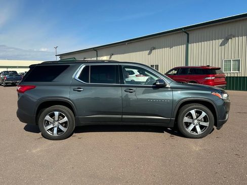 Used 2021 Chevrolet Traverse LT w/ LT Premium Package AWD/4WD image 36
