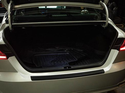 Used 2025 Toyota Camry XSE FWD image 7