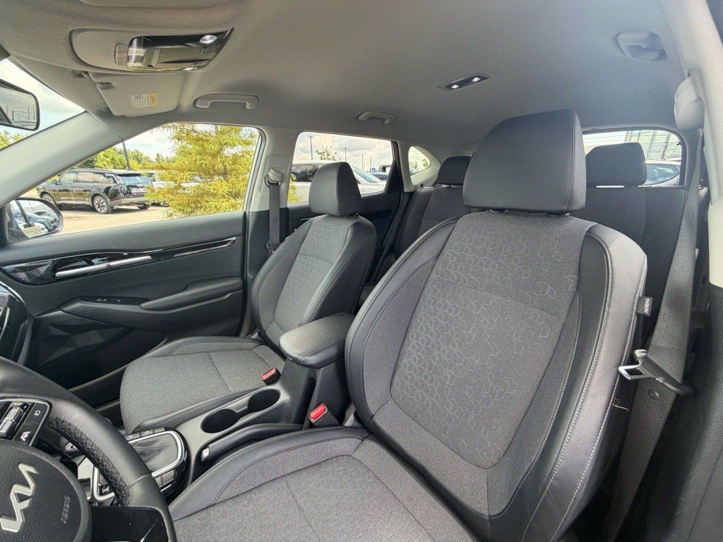 Used 2024 Kia Seltos S AWD/4WD image 11
