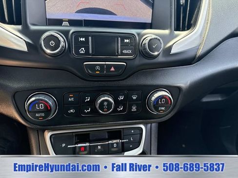 Used 2024 GMC Terrain SLT AWD/4WD image 34