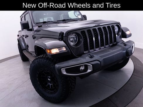 Used 2021 Jeep Gladiator Sport AWD/4WD image 3