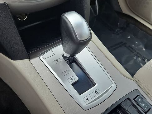 Used 2013 Subaru Outback 2.5i Premium AWD/4WD image 14