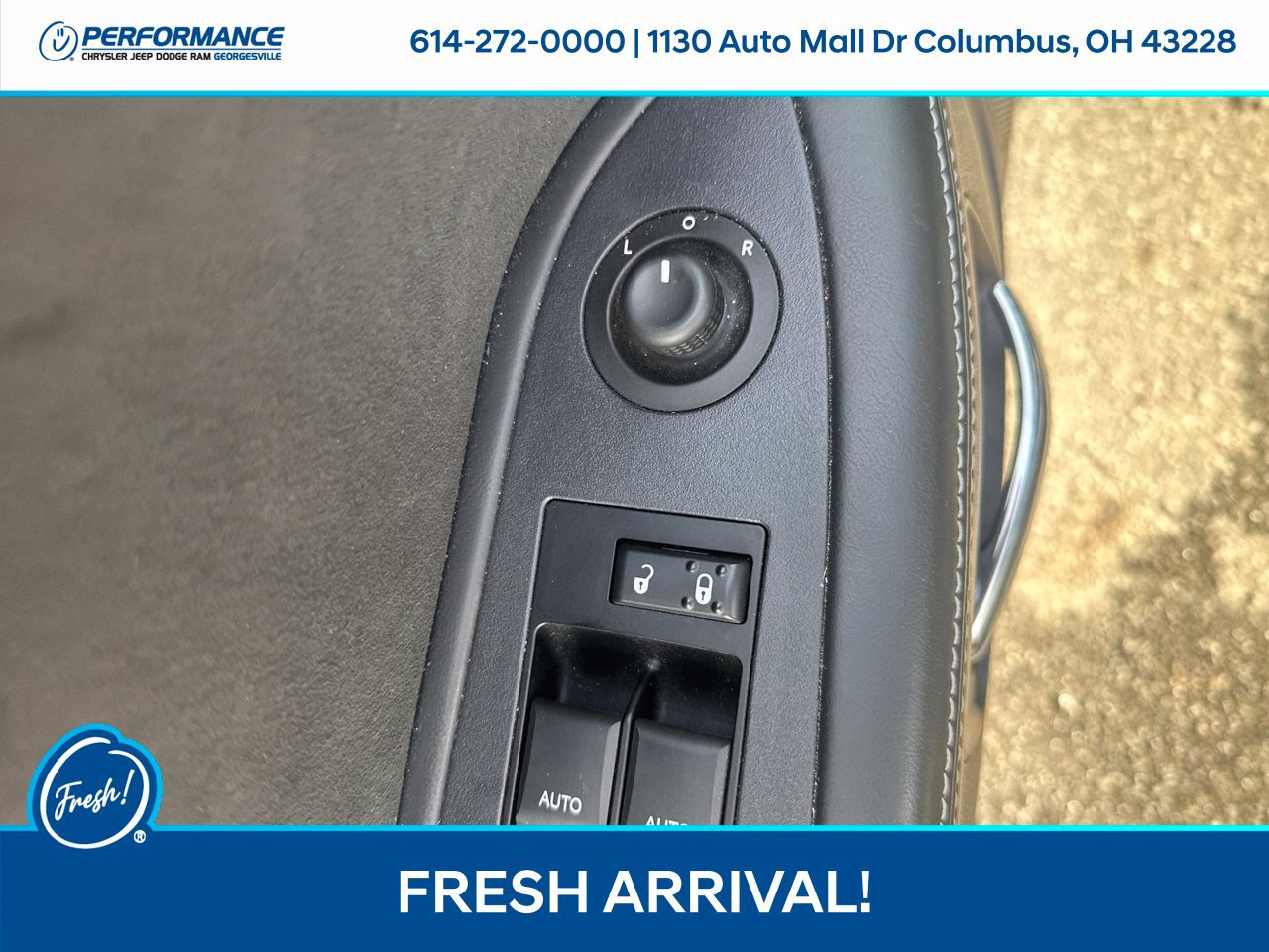 Used 2012 Dodge Challenger SRT8 RWD image 13