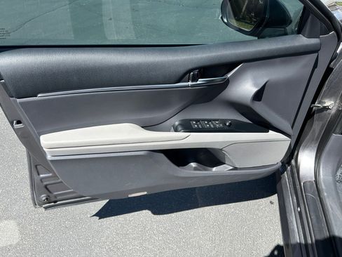 Used 2019 Toyota Camry LE w/ Carpet Mat Package FWD image 10