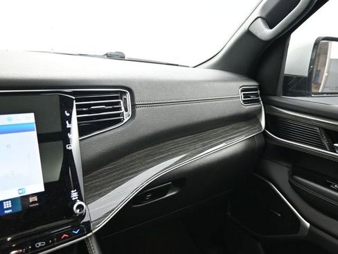 Used 2022 Jeep Wagoneer Series II w/ Premium Group I image 22