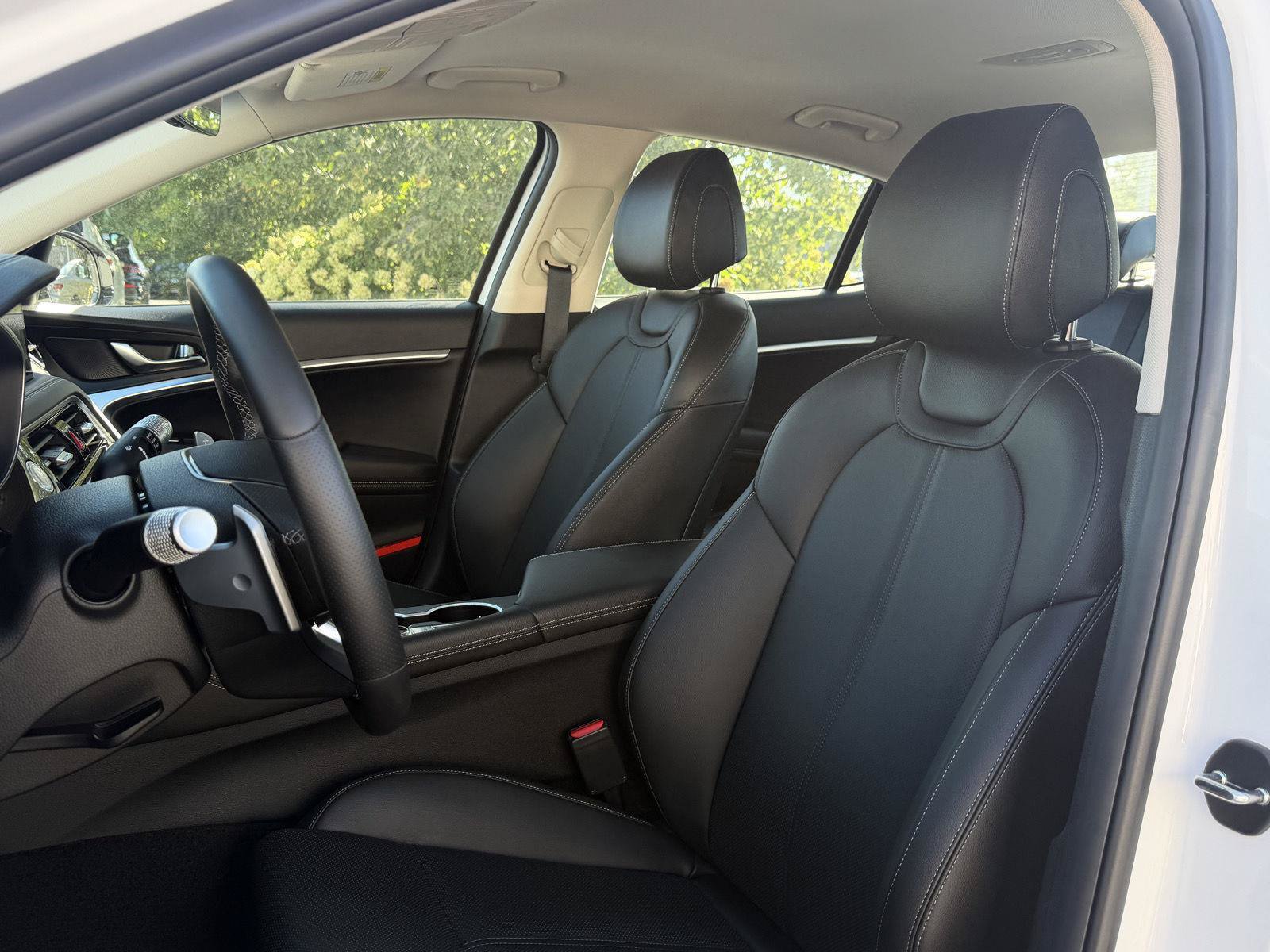 Used 2026 Genesis G70 2.5T RWD image 28