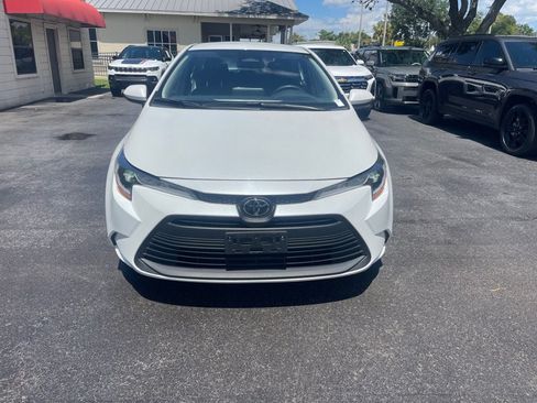 Used 2025 Toyota Corolla LE FWD image 8