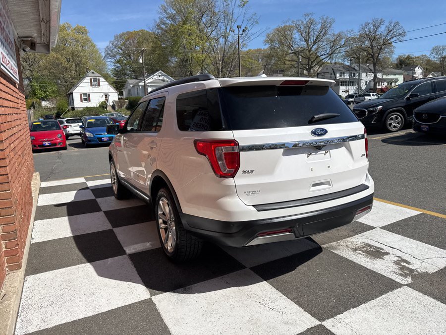 Used 2019 Ford Explorer XLT w/ Equipment Group 202A AWD/4WD image 4