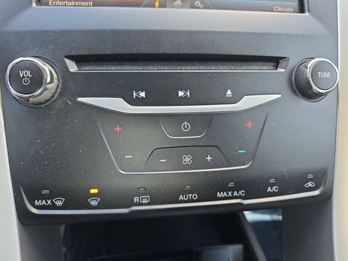 Used 2013 Ford Fusion SE image 21