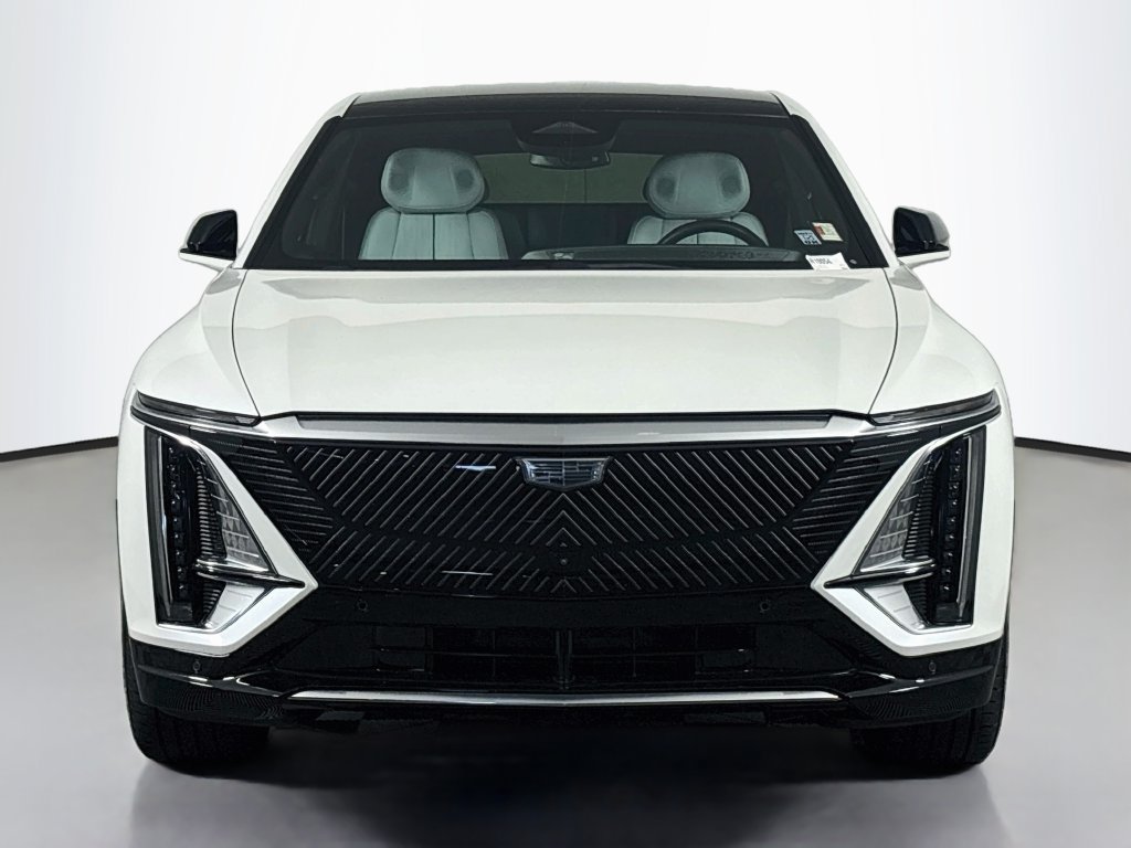 Certified 2024 Cadillac Lyriq Luxury AWD/4WD image 2