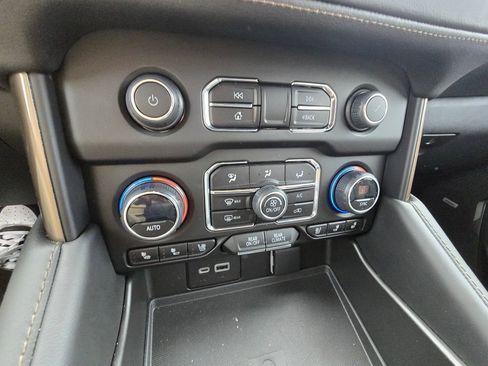 Used 2023 Chevrolet Tahoe High Country image 12