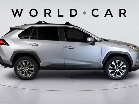 Used 2020 Toyota RAV4 XLE Premium image 8