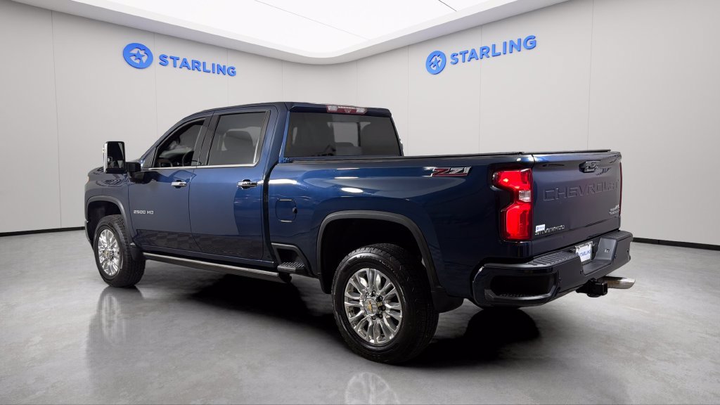 Used 2022 Chevrolet Silverado 2500 High Country w/ Technology Package AWD/4WD image 6