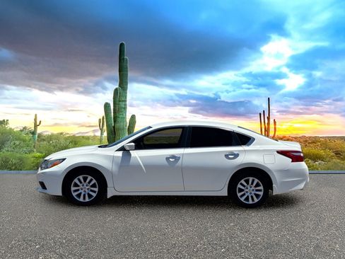 Used 2016 Nissan Altima 2.5 S w/ Power Driver Seat Package FWD image 3