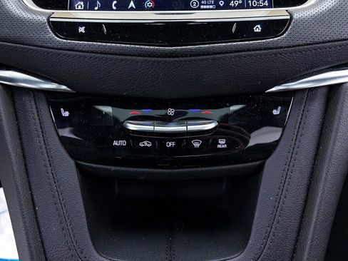 Used 2025 Cadillac XT5 Premium Luxury image 25