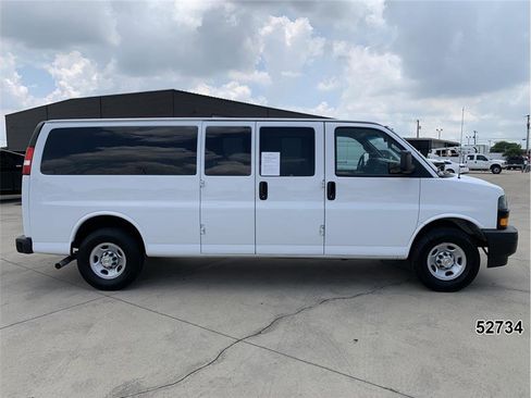 Used 2024 Chevrolet Express 3500 LS RWD image 5