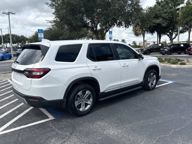 Certified 2025 Honda Pilot EX-L image 4