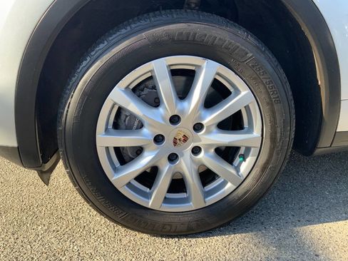 Used 2012 Porsche Cayenne AWD/4WD image 4
