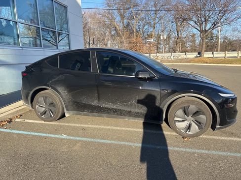 Used 2026 Tesla Model Y Long Range image 12