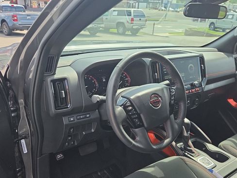 Used 2026 Nissan Frontier PRO-4X AWD/4WD image 11