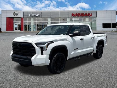 Used 2022 Toyota Tundra SR5 AWD/4WD image 3