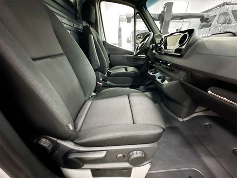 Certified 2025 Mercedes-Benz Sprinter 2500 image 26