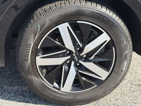 Used 2022 Kia Sorento S FWD image 16